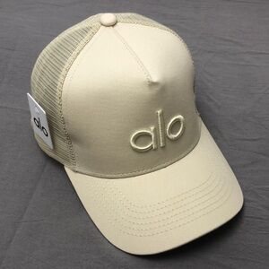 🎁FRESH ALO Yoga Casual District Trucker Hat - NWT